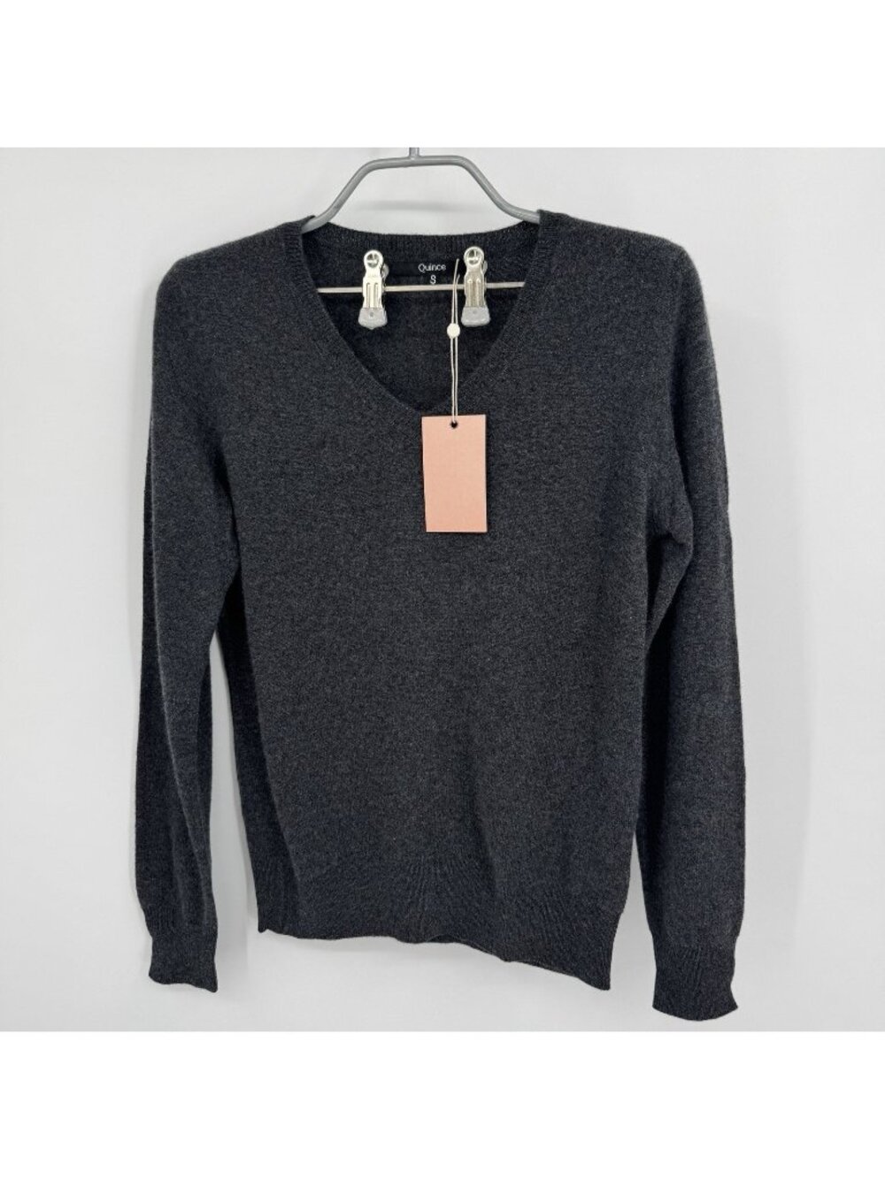 Quince Luxe 100% Baby Cashmere V-Neck Sweater in Charcoal Gray size S Women's